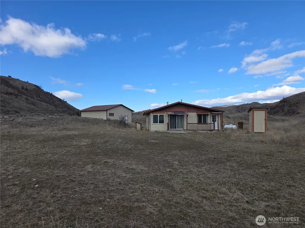 105 Emily Road Oroville WA 98844