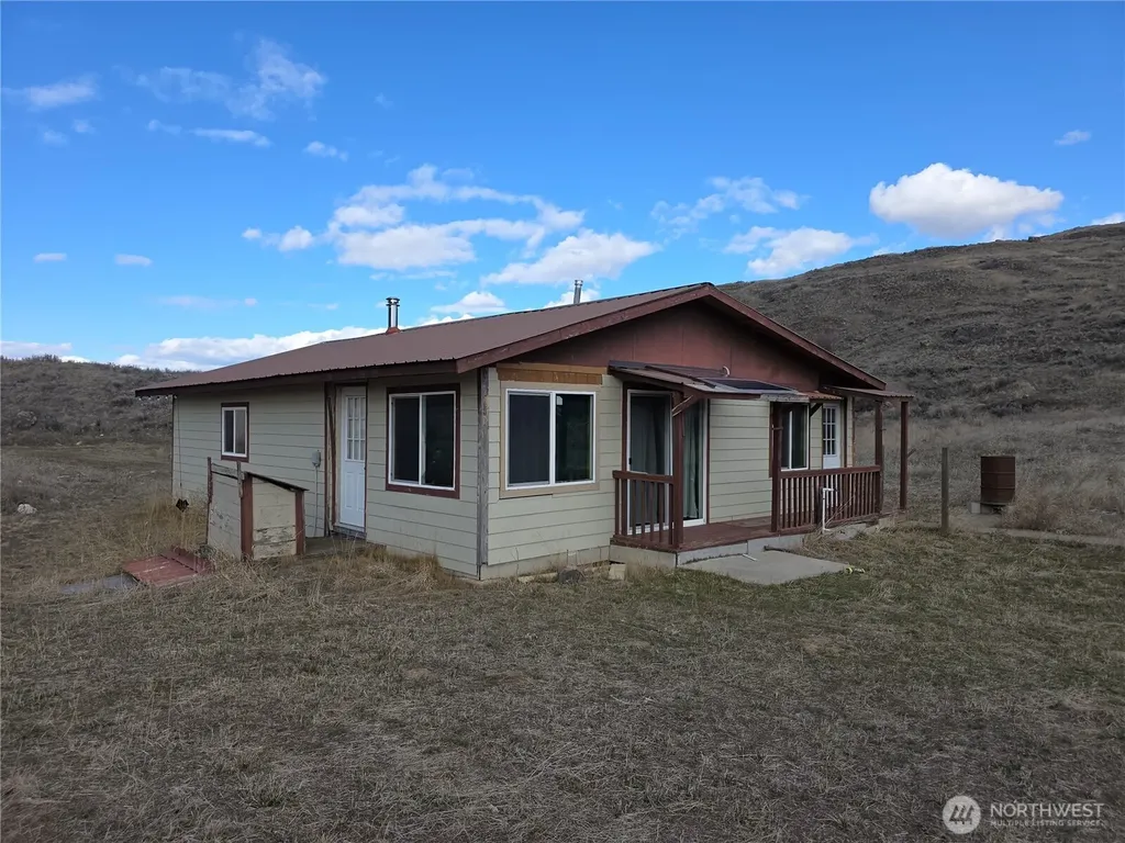 105 Emily Road Oroville WA 98844