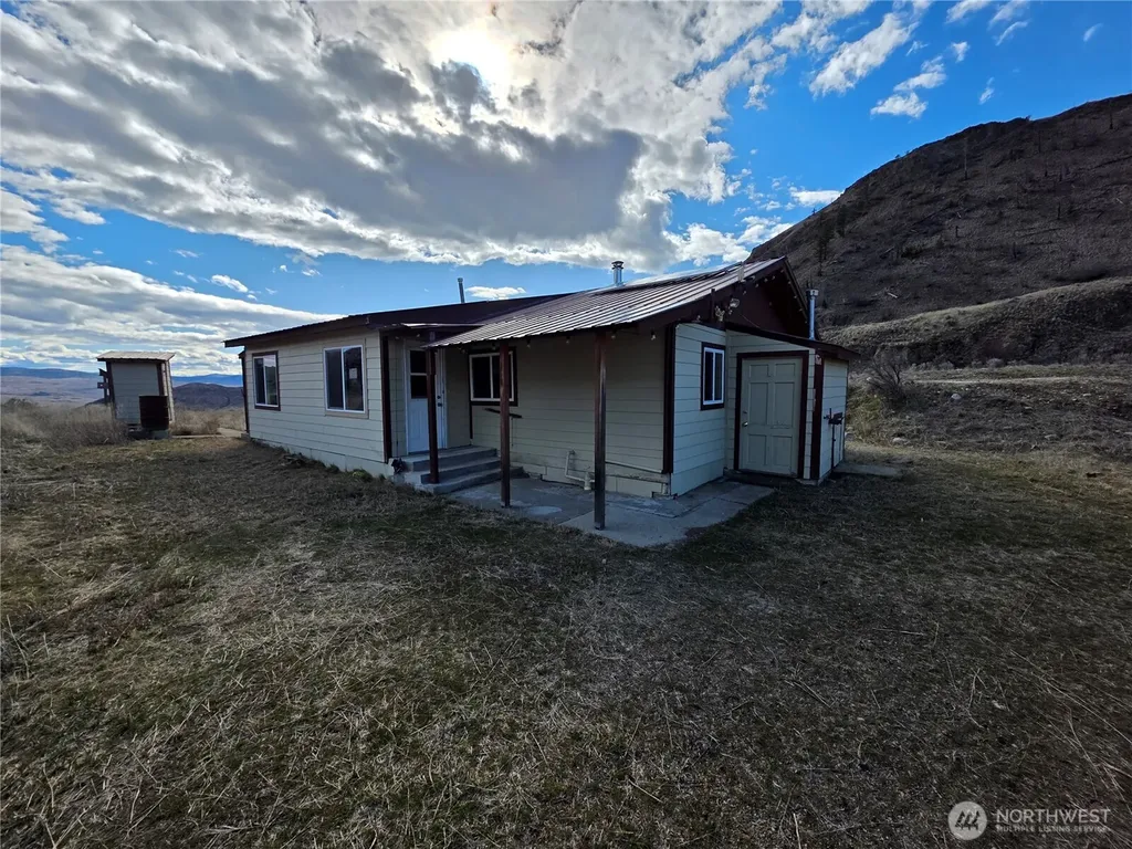 105 Emily Road Oroville WA 98844
