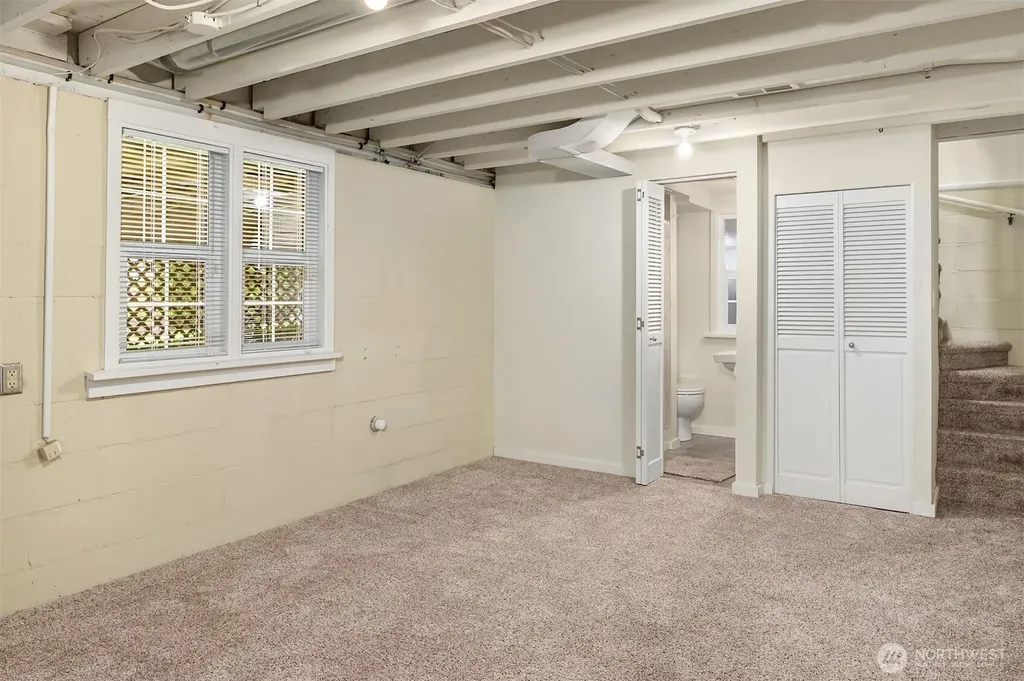 18023 62nd Avenue NE Kenmore WA 98028