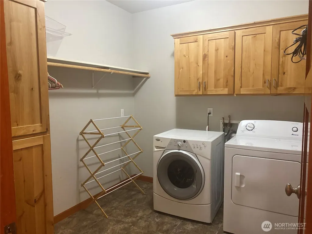 55776 Bay Area Drive Electric City WA 99123
