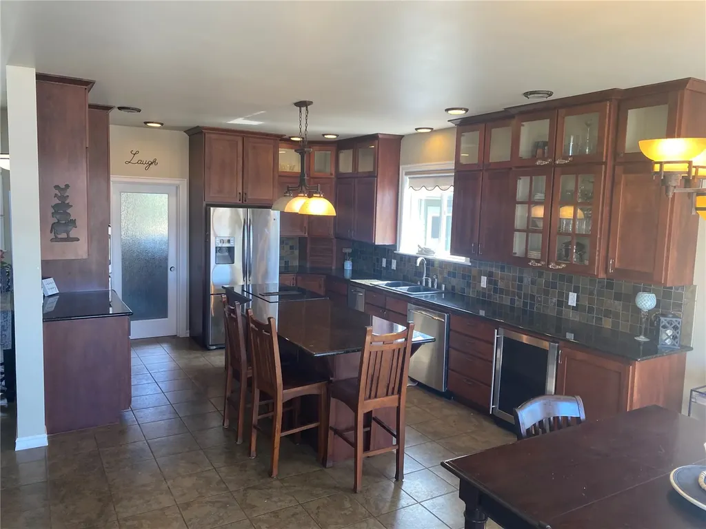 55776 Bay Area Drive Electric City WA 99123