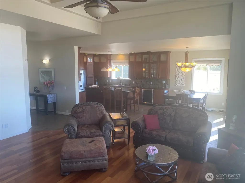 55776 Bay Area Drive Electric City WA 99123