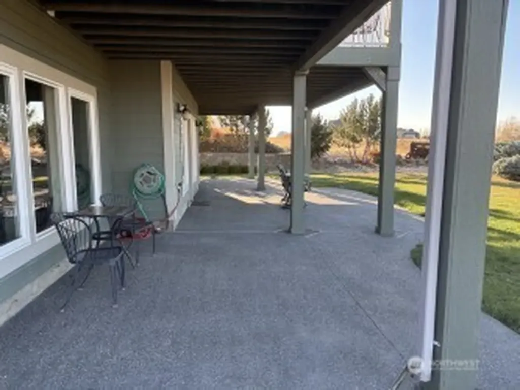 55776 Bay Area Drive Electric City WA 99123