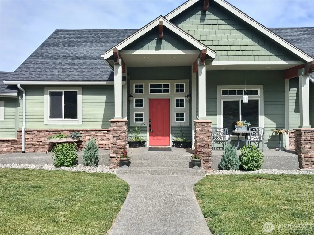 55776 Bay Area Drive Electric City WA 99123