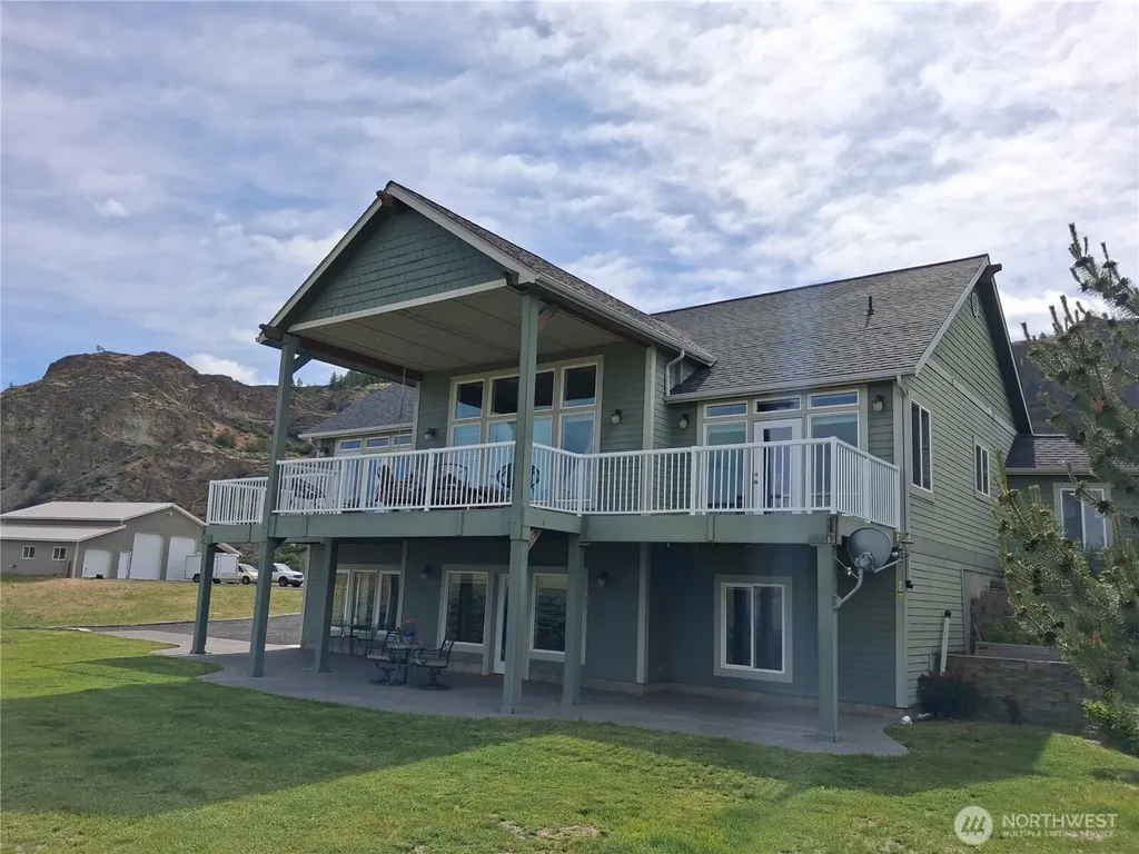 55776 Bay Area Drive Electric City WA 99123
