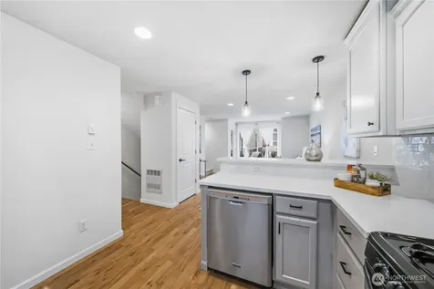 1122 N 92nd Street Seattle WA 98103