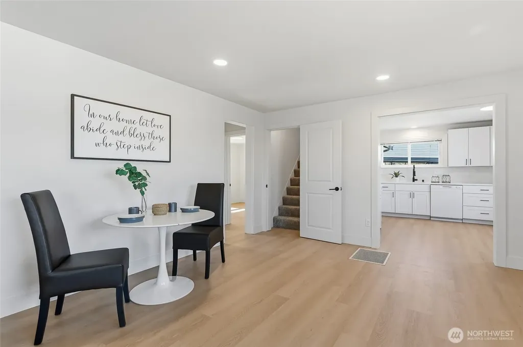 1221 S 101st Street Seattle WA 98168