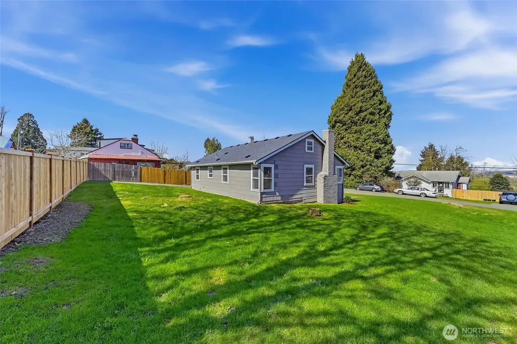 1221 S 101st Street Seattle WA 98168