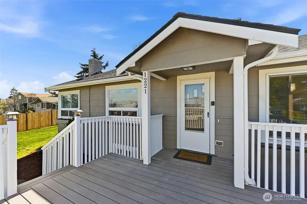 1221 S 101st Street Seattle WA 98168