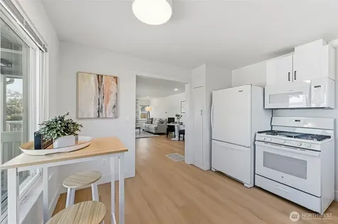 1221 S 101st Street Seattle WA 98168