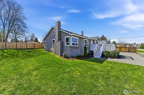 1221 S 101st Street Seattle WA 98168