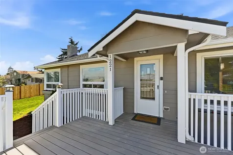 1221 S 101st Street Seattle WA 98168