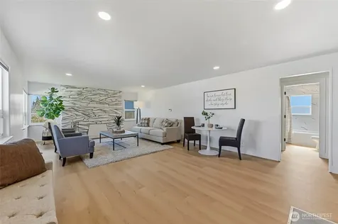 1221 S 101st Street Seattle WA 98168