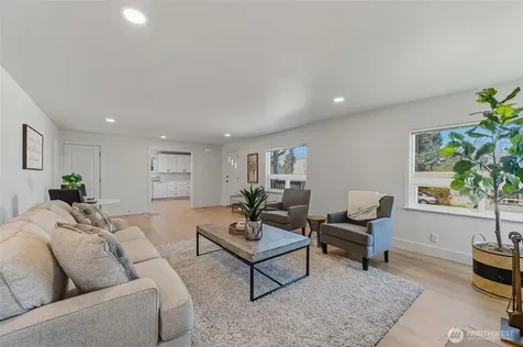 1221 S 101st Street Seattle WA 98168