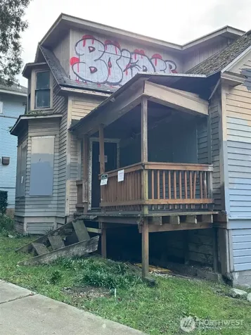 2531 Gilman Drive W Seattle WA 98199
