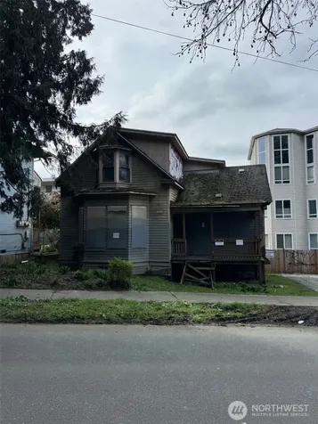 2531 Gilman Drive W Seattle WA 98199