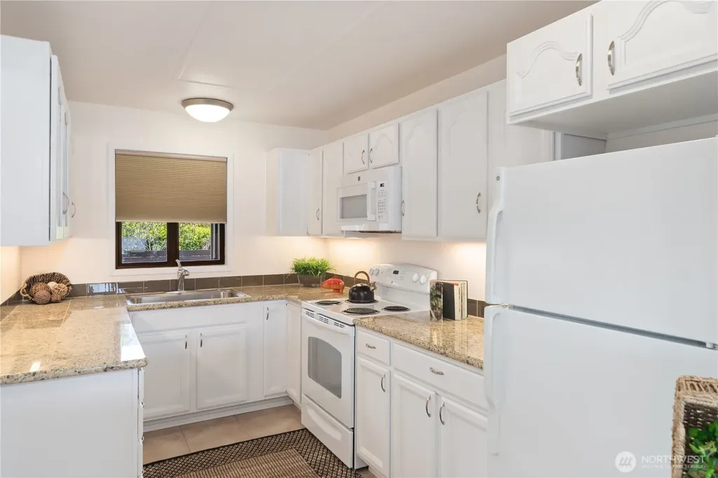 60 Hood Way NW Port Ludlow WA 98365