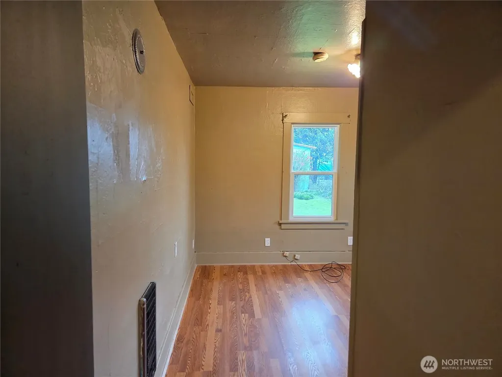 561 15th Avenue Longview WA 98632