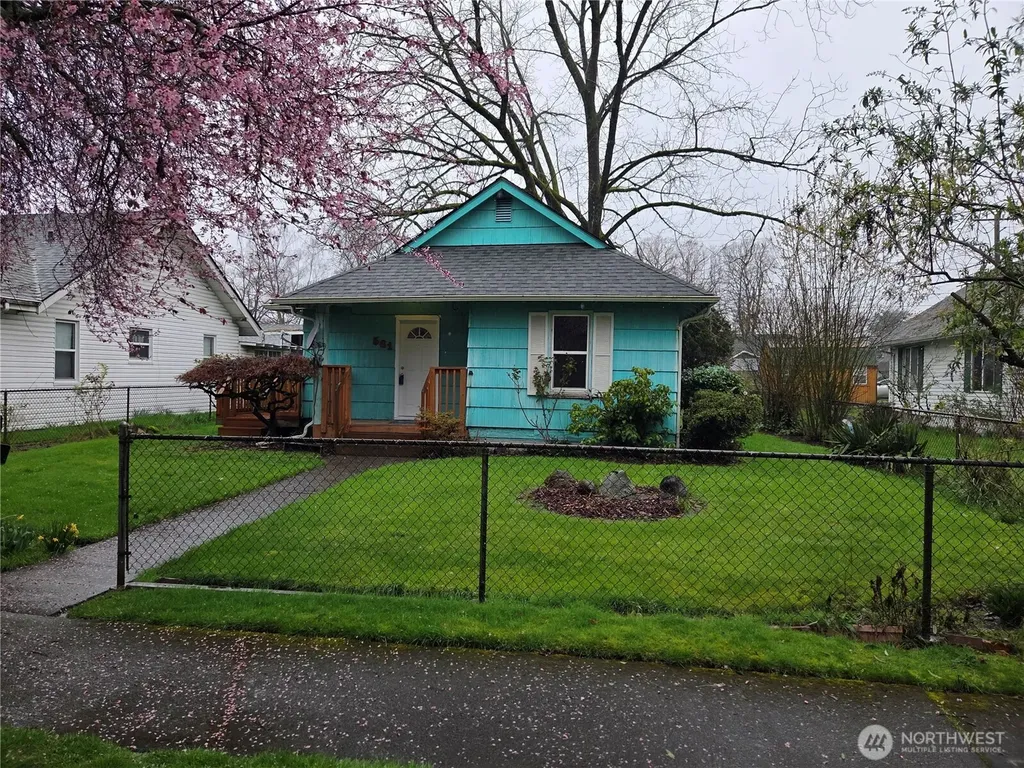 561 15th Avenue Longview WA 98632