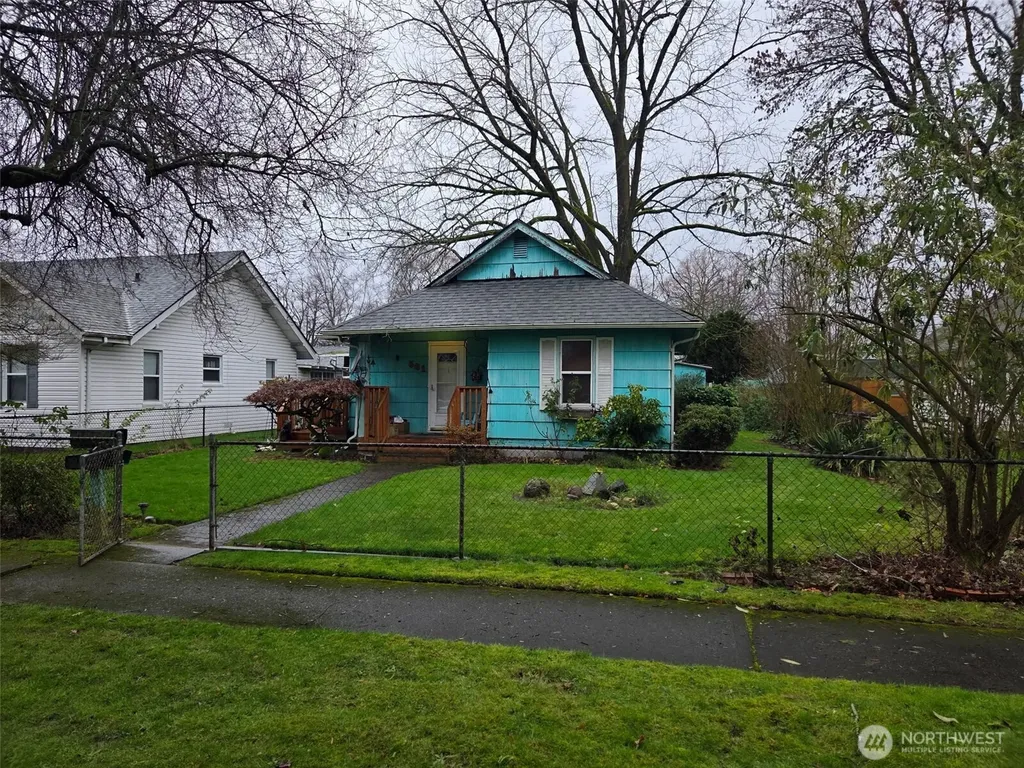 561 15th Avenue Longview WA 98632