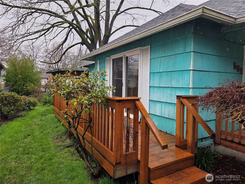 561 15th Avenue Longview WA 98632