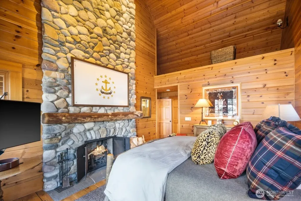 2063 Thorndyke Road Port Ludlow WA 98365