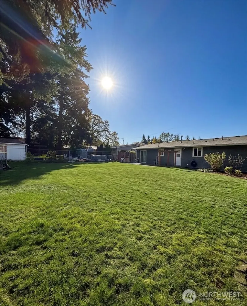 5006 NE 6th Street Renton WA 98059