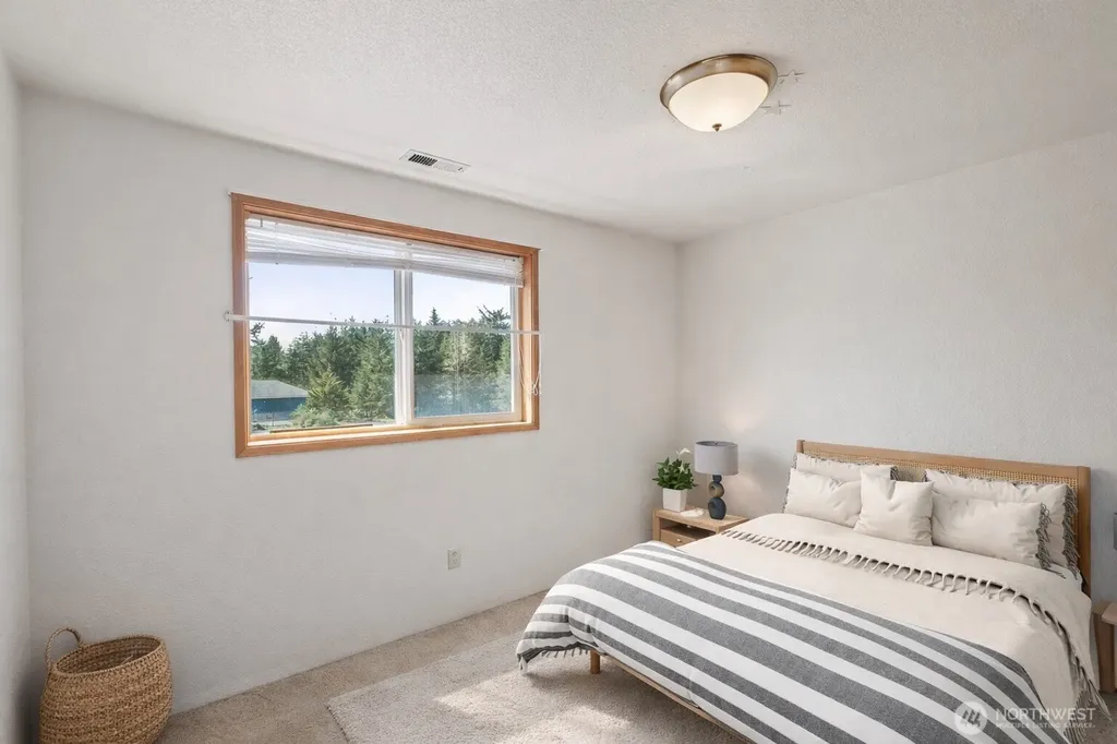 628 Weatherwax Loop NE Ocean Shores WA 98569