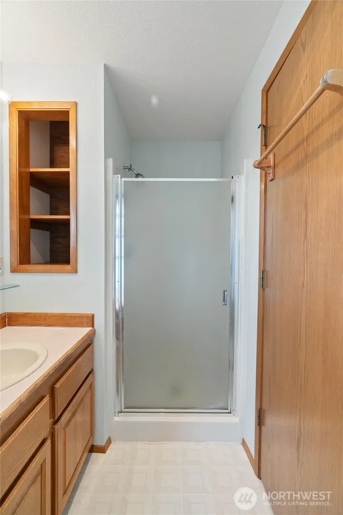 628 Weatherwax Loop NE Ocean Shores WA 98569