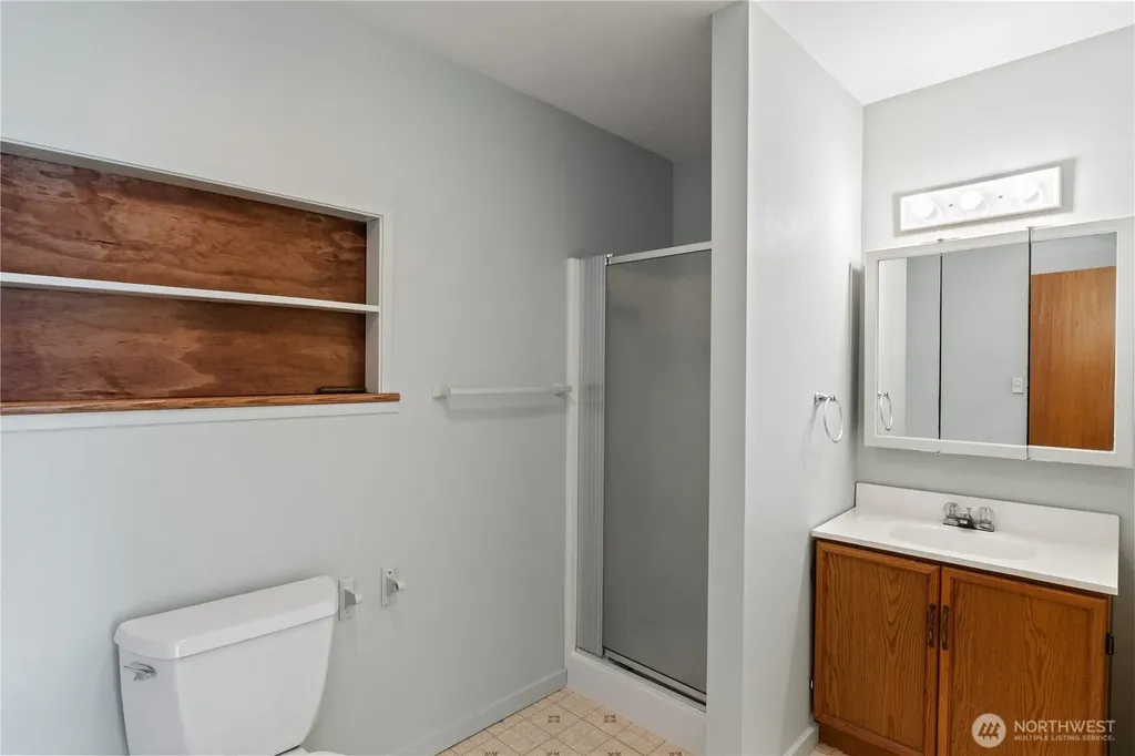 628 Weatherwax Loop NE Ocean Shores WA 98569