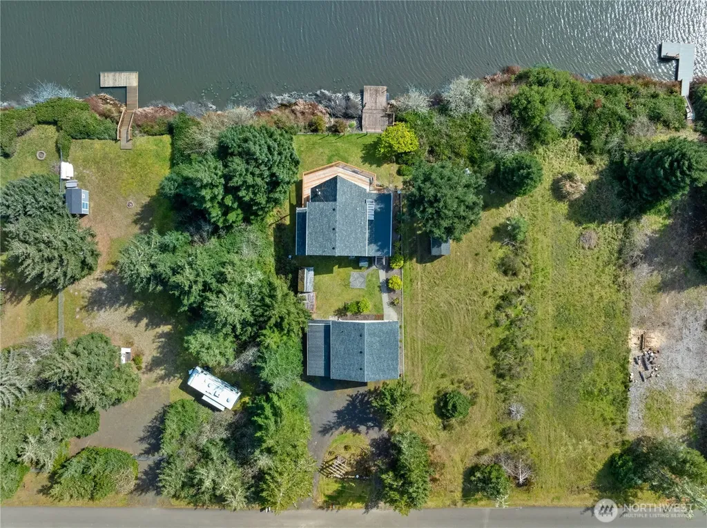 628 Weatherwax Loop NE Ocean Shores WA 98569
