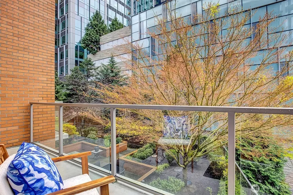 10650 NE 9th Place Bellevue WA 98004