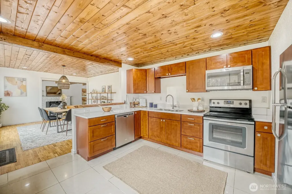 234 SW 208th Street Normandy Park WA 98166