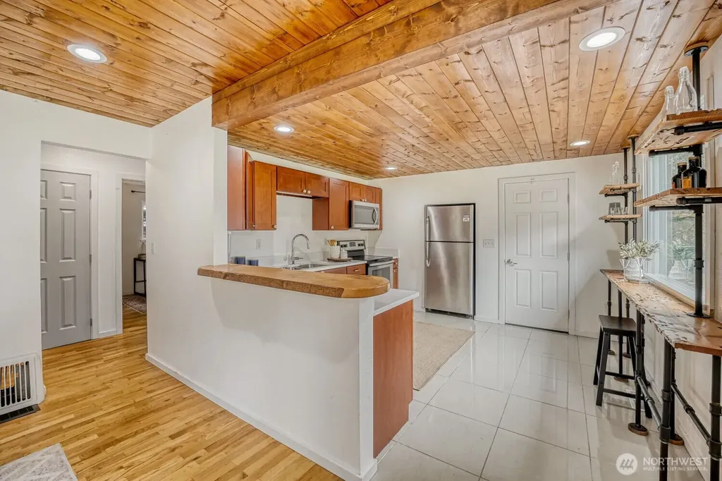 234 SW 208th Street Normandy Park WA 98166