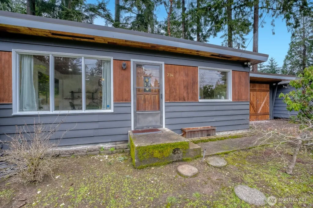 234 SW 208th Street Normandy Park WA 98166
