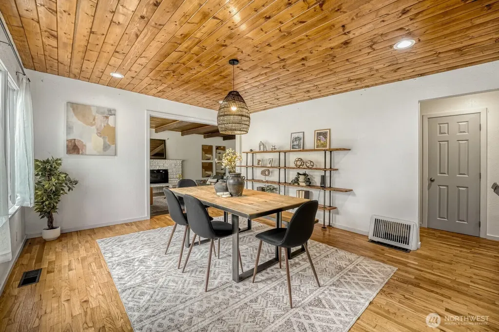 234 SW 208th Street Normandy Park WA 98166