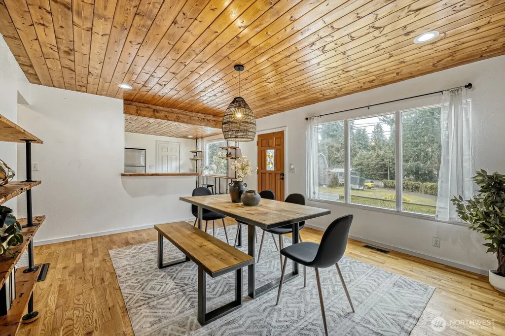 234 SW 208th Street Normandy Park WA 98166