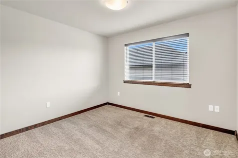 25212 138th Place SE Kent WA 98042
