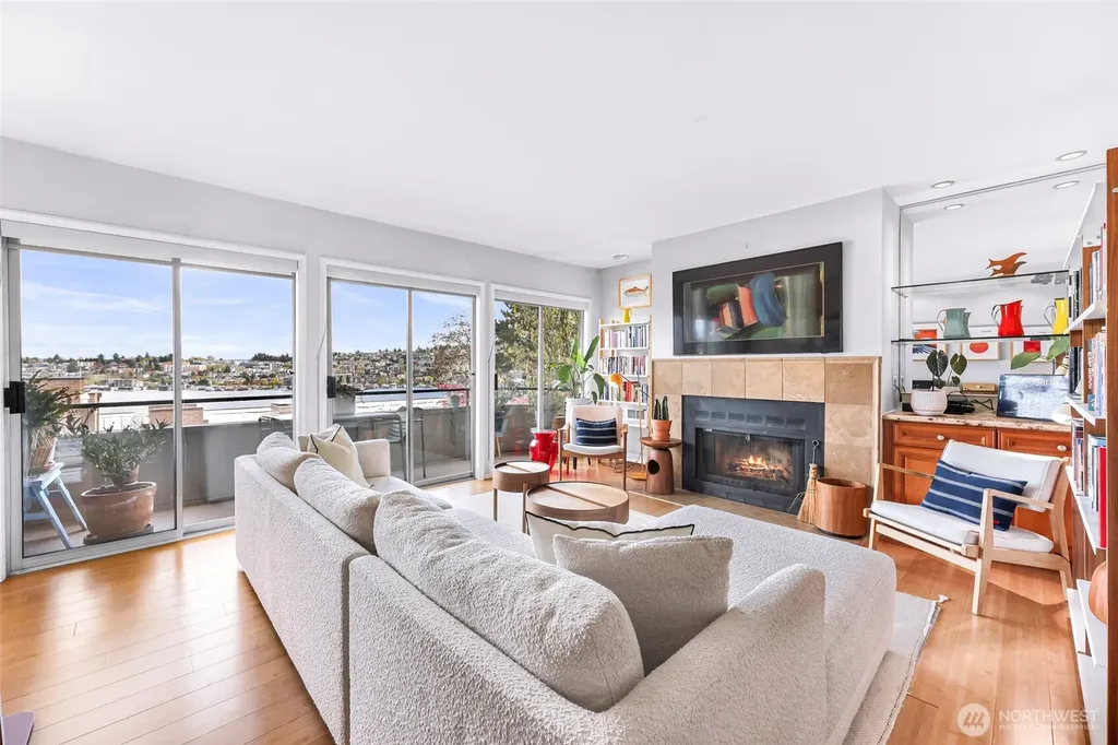 2134 Waverly Place N Seattle WA 98109