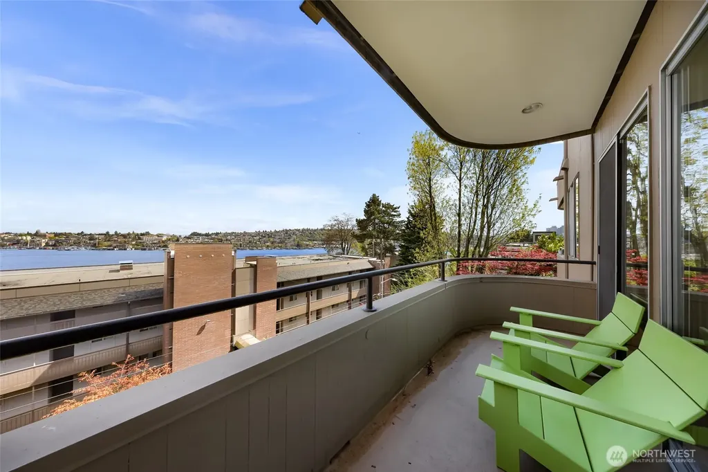 2134 Waverly Place N Seattle WA 98109
