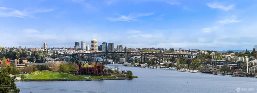 2134 Waverly Place N Seattle WA 98109