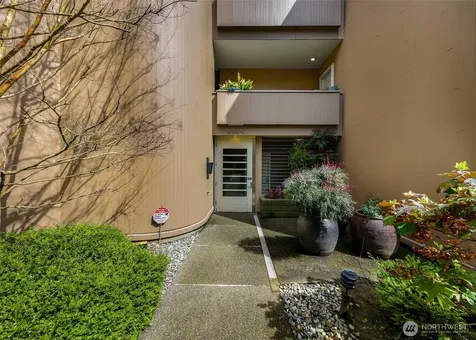 2134 Waverly Place N Seattle WA 98109