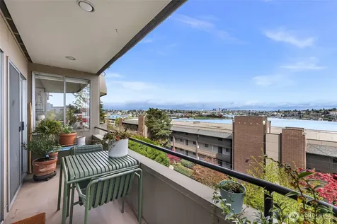 2134 Waverly Place N Seattle WA 98109