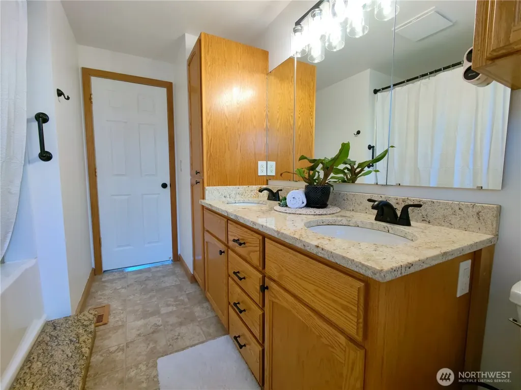 6786 La Bello Drive Lynden WA 98264