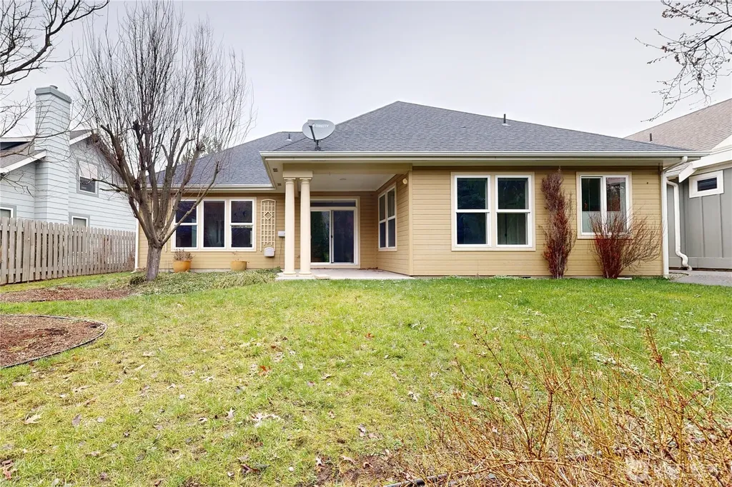 950 SE Creekside Drive College Place WA 99324