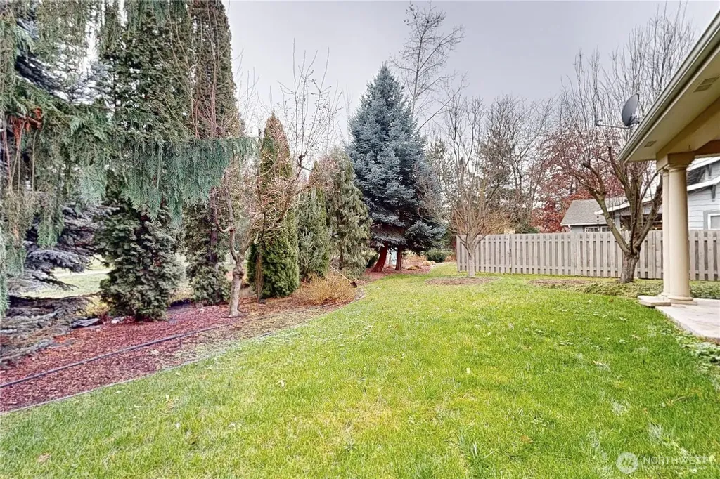 950 SE Creekside Drive College Place WA 99324