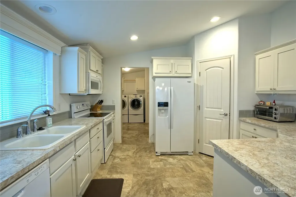 731 W. Heritage Loop Sequim WA 98382