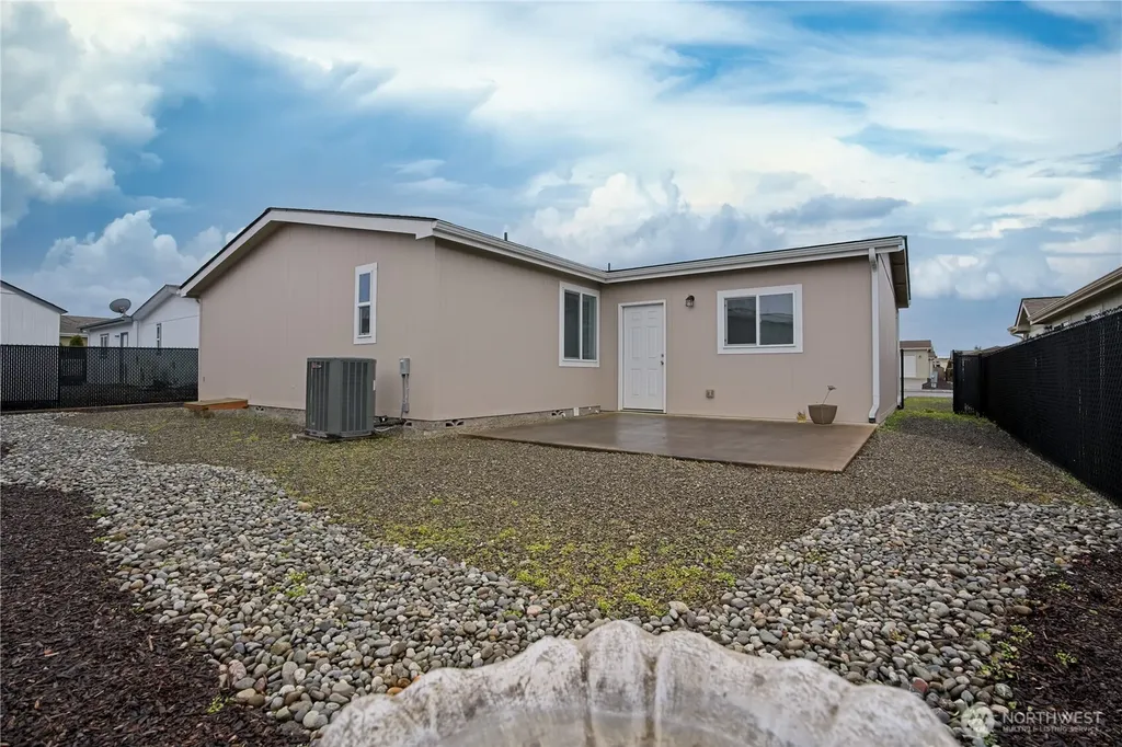 731 W. Heritage Loop Sequim WA 98382