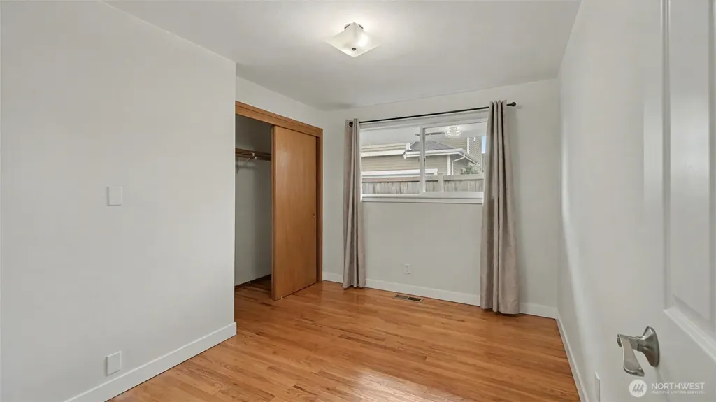 2200 NE 12th Renton WA 98056